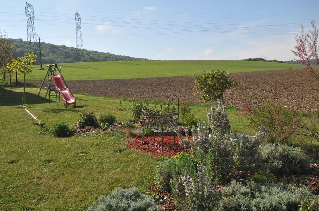 فيلا La Boulonne Festigny  المظهر الخارجي الصورة